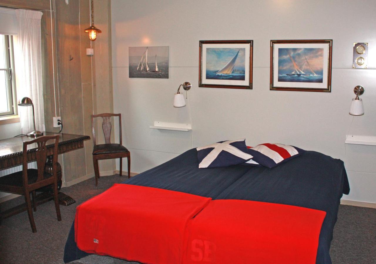 Seglarhotellet - Vandrarhem Pa Kaeringoen Đảo Käringön Phòng bức ảnh